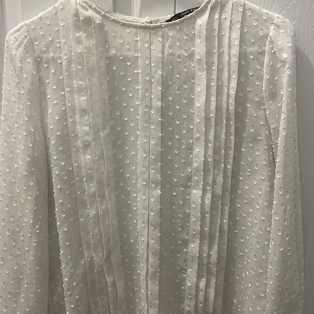 Blouse. - Picture 2 of 5